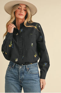 EMBROIDERED BUTTON DOWN TOP