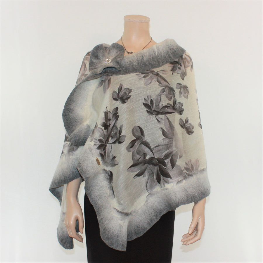 GALINA FELT WRAP WITH BROOCH
