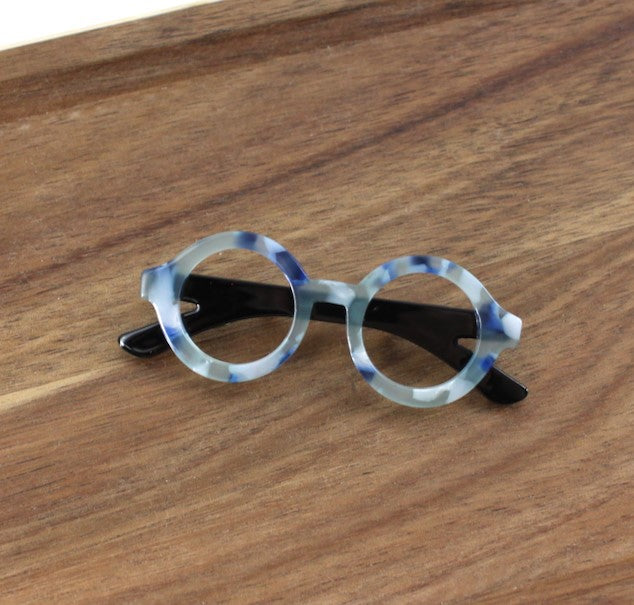POLYRESIN TINY GLASSES BROOCH