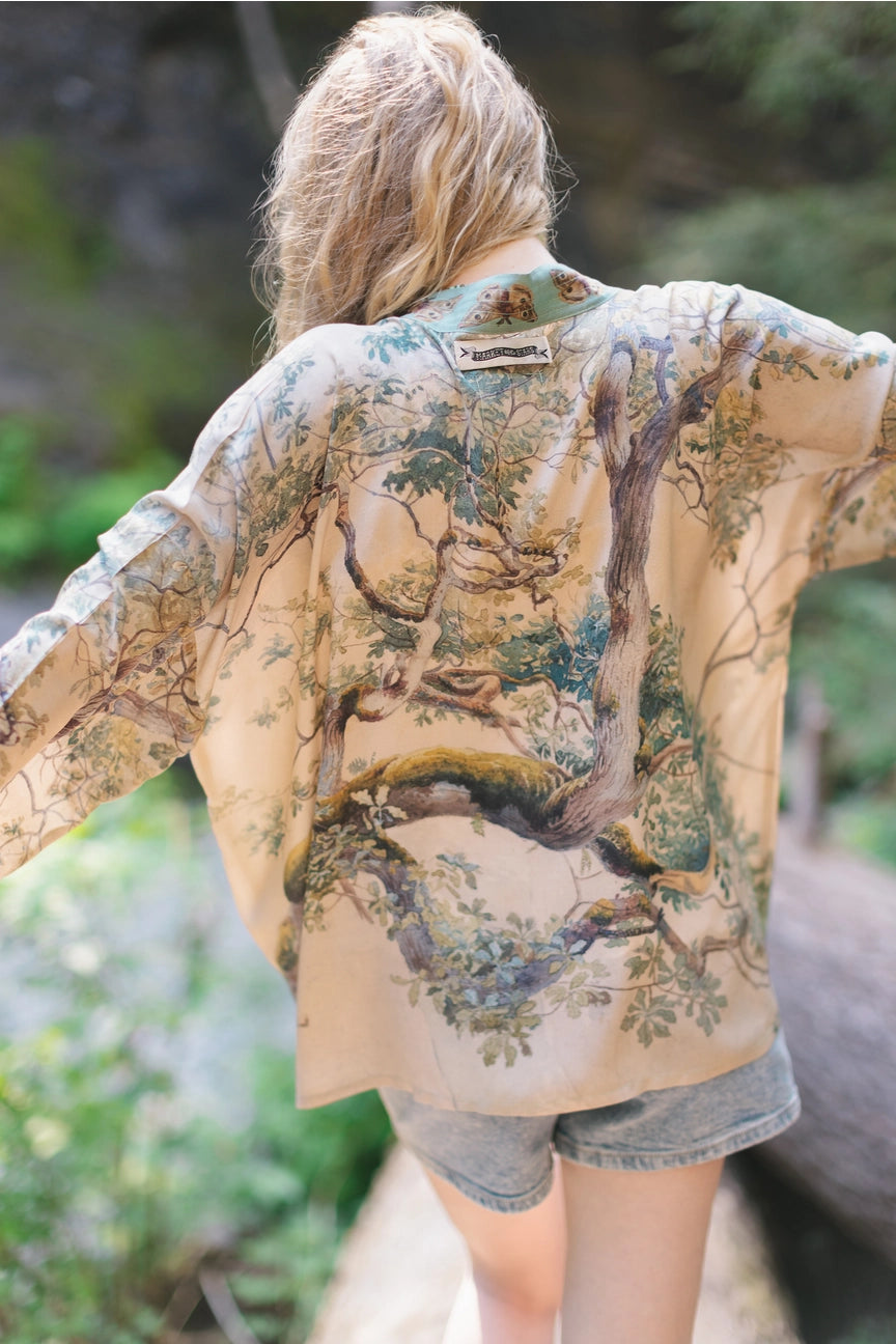 MARKET OF STARS CROPPED KIMONO