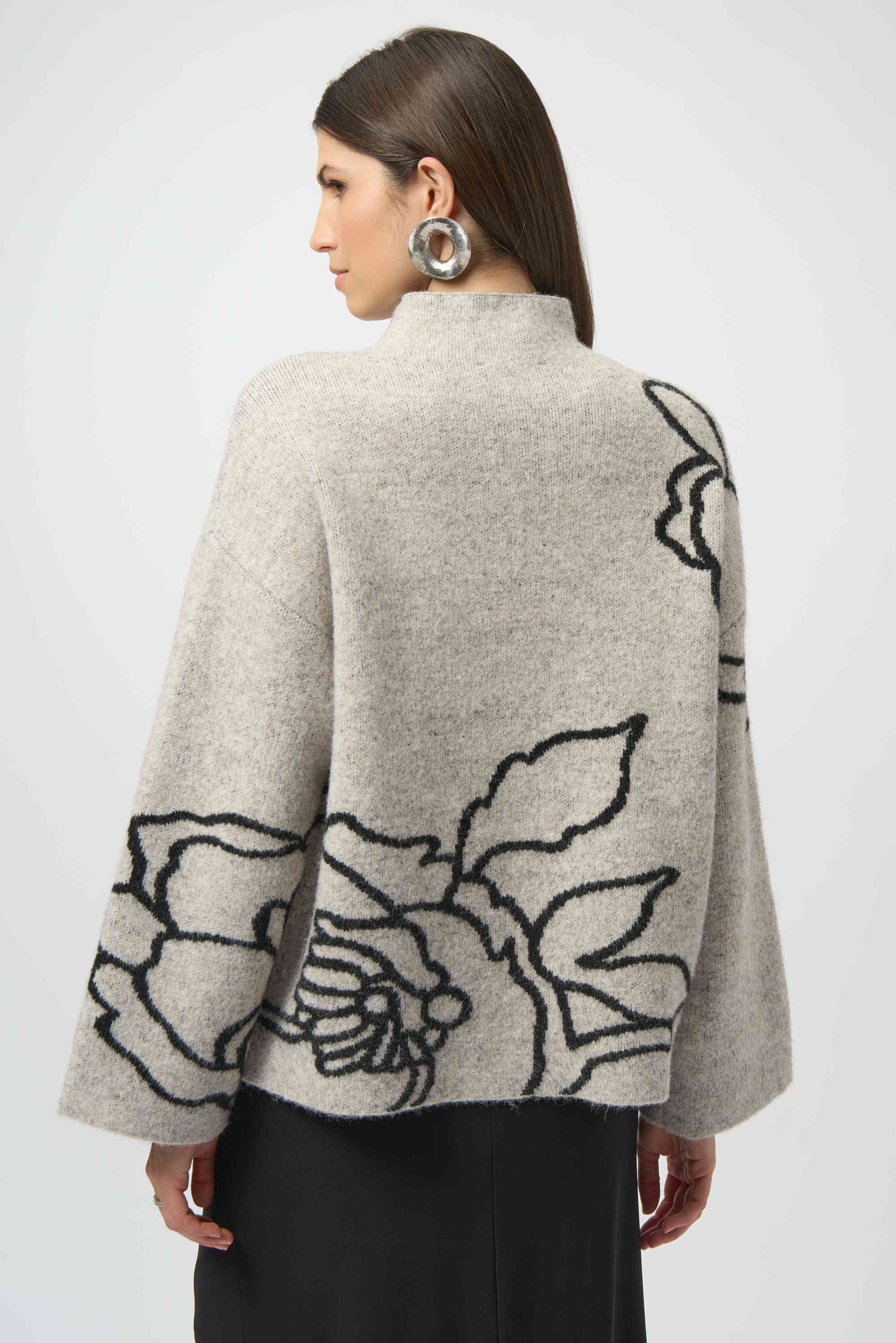 RIBKO SWEATER EMB FLWR