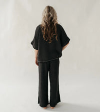 CRINKLE V NECK TOP