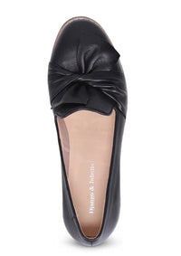 DJANGO & JULIETTE CRINKLE PATENT ROUND TOE LOAFER