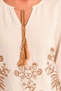 MOLLY TOP EMBROIDERED ROUND NECK L/S