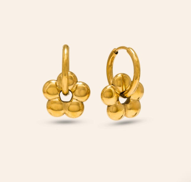 LOVER EARR WATERPROOF DAISY CHRM HOOPS