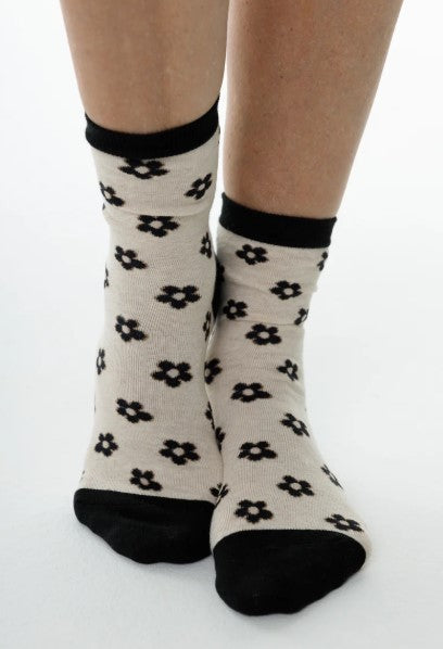 DAISY PUFF COTTON SOCKS