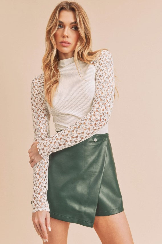 HIGH NECK LACE SLEEVES TOP