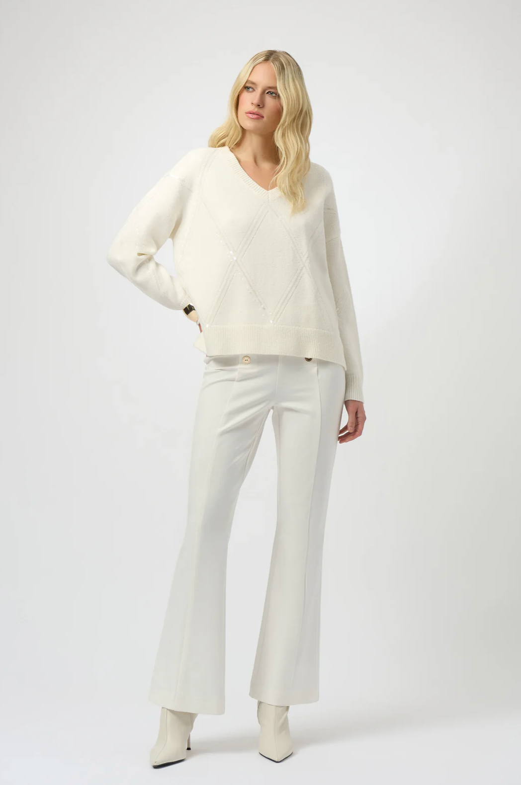 JOSEPH RIBKOFF SWEATER SEQUIN VNECK