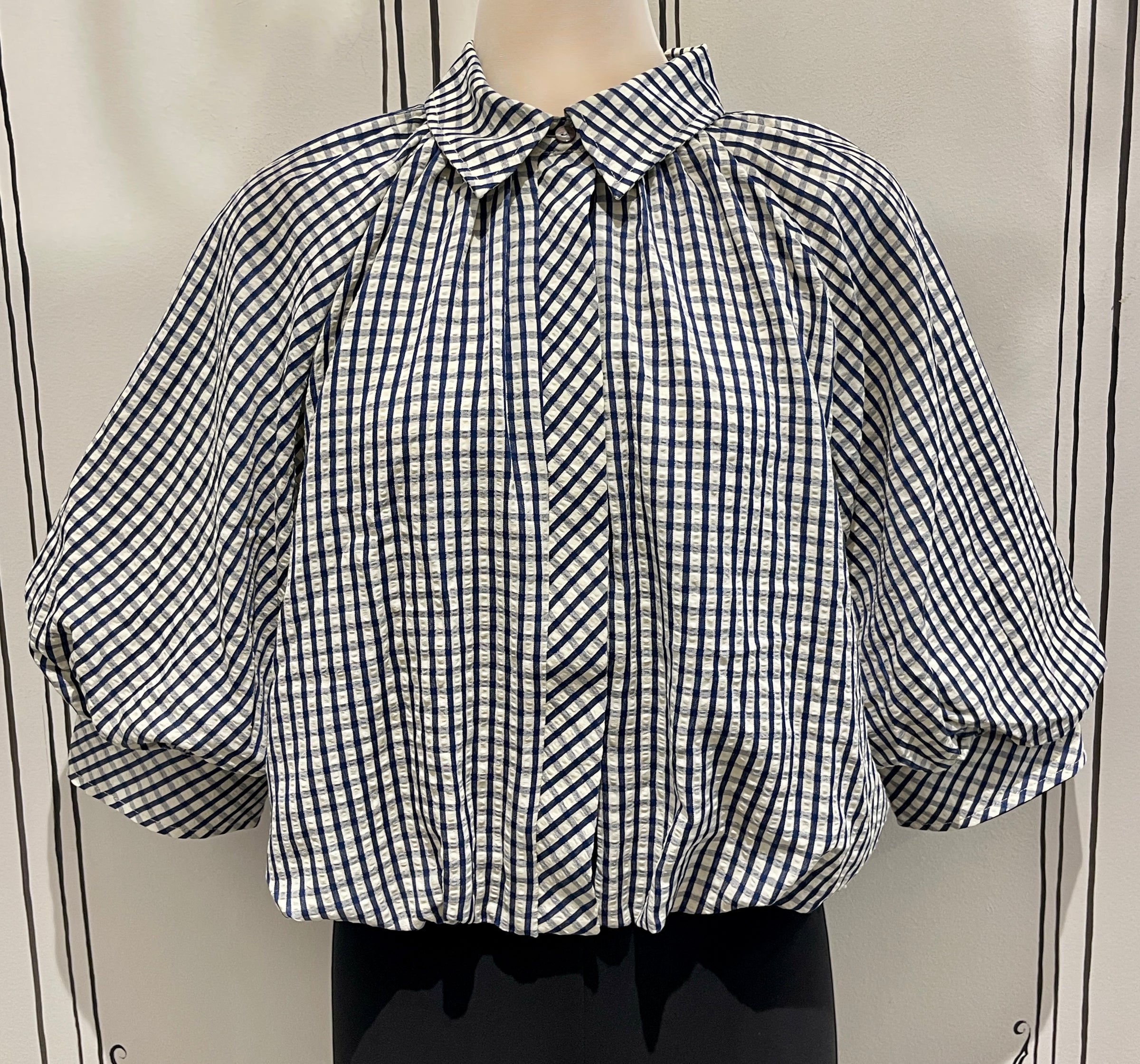 SHORT BUTTON UP PUFF SLEEVE TOP