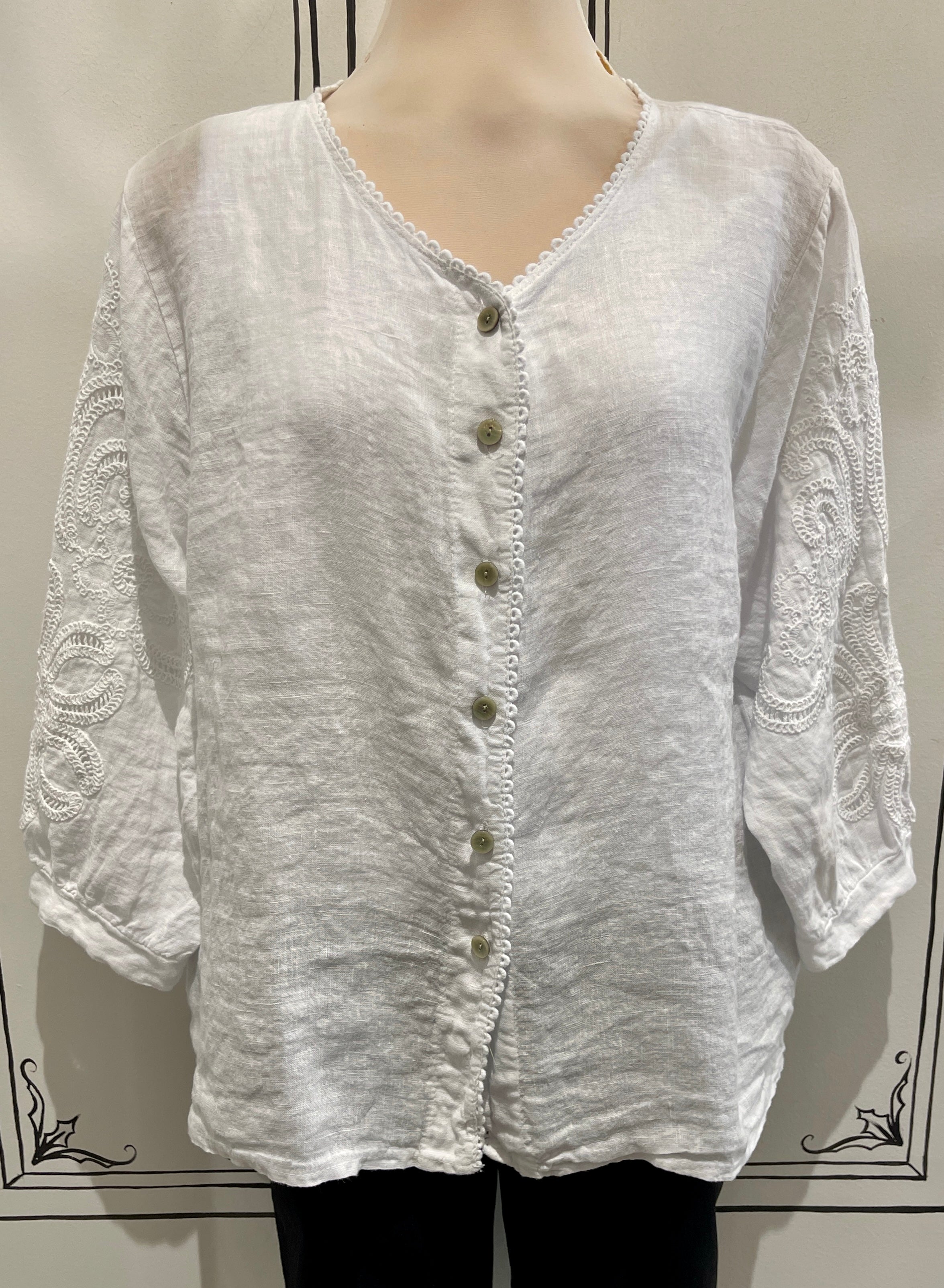 LINEN TOP WITH LACE