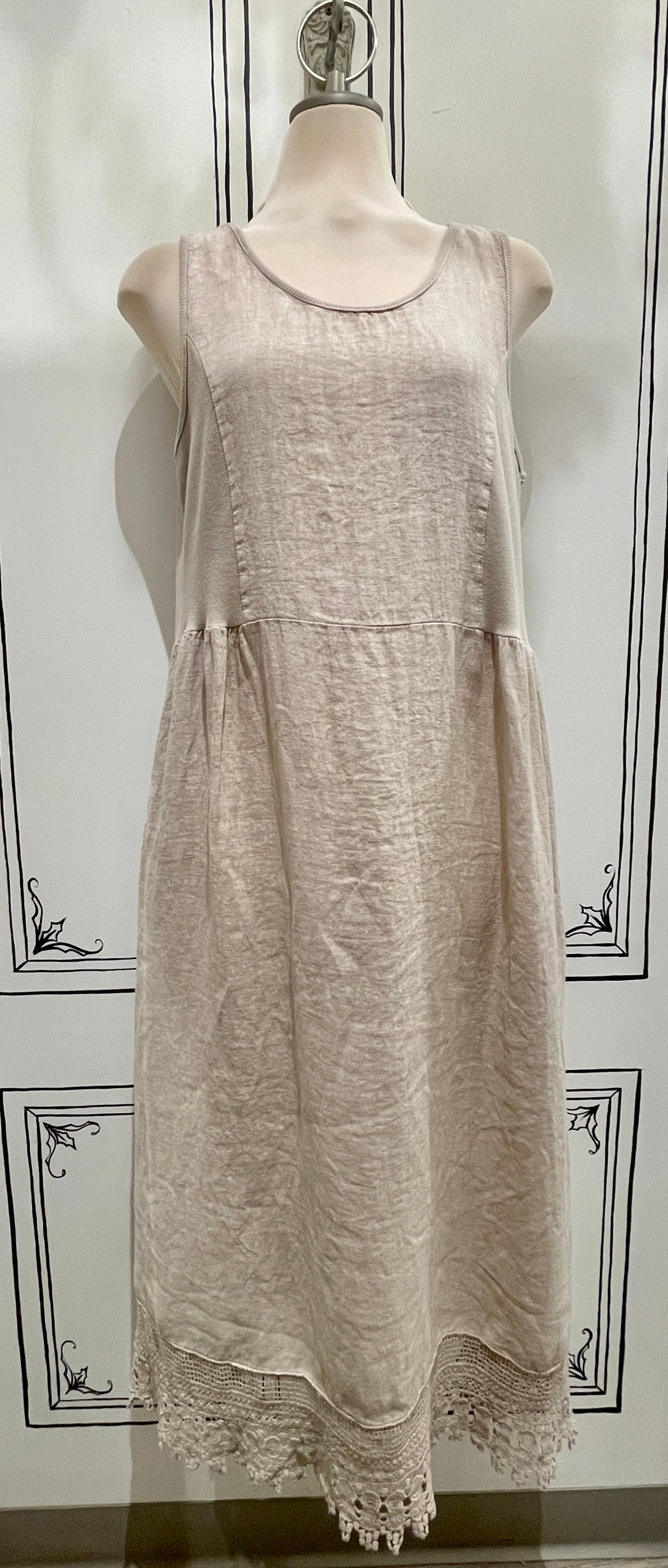 SLEEVELESS LACE TRIM AND RIBBED DRESS