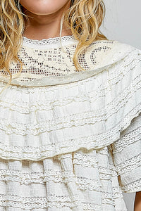 RUFFLE SHORT SLEEVE TOP  WITH LACE