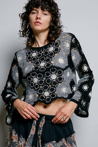 PULLOVER CROCHET SWEATER