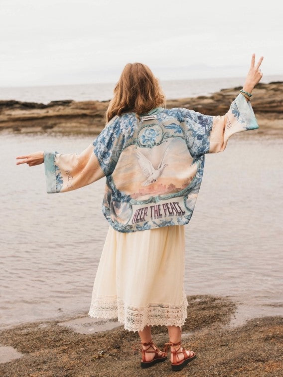 MARKET OF STARS CROPPED KIMONO