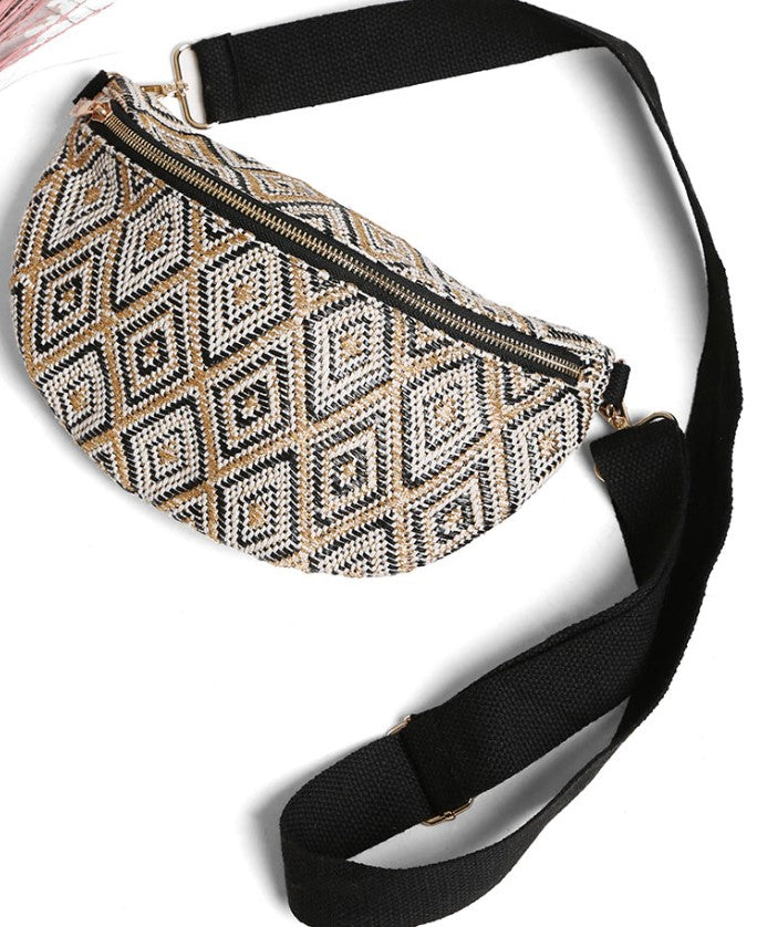 DIAMOND PATTERN BELT BAG