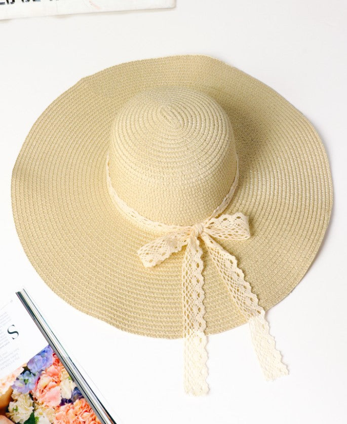WIDE BRIM HAT WITH DELICATE LACE TRIM