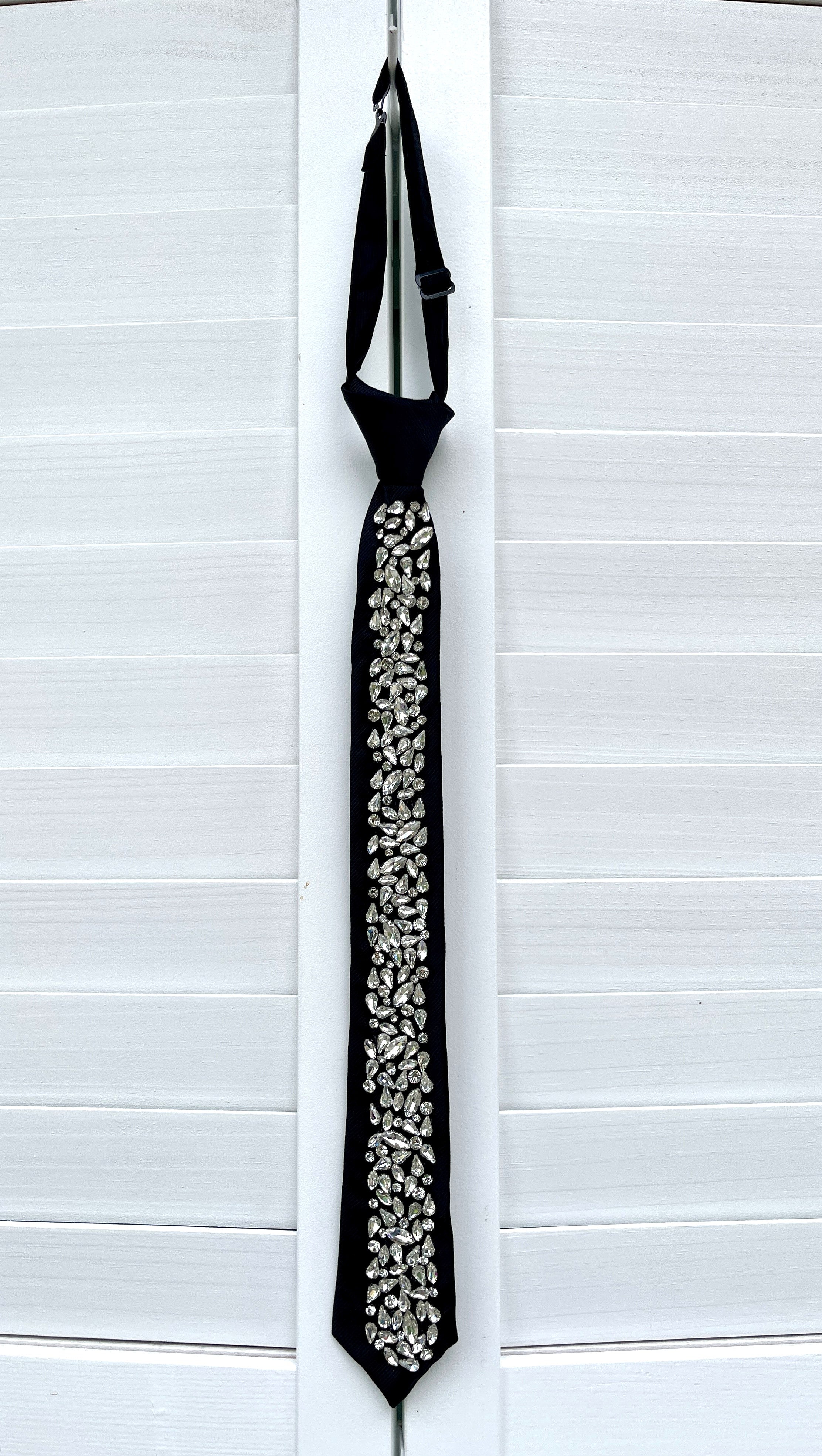 RHINESTONE TIE