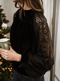 CHOK P TOP TWO MATERIAL VELVET W/LACE