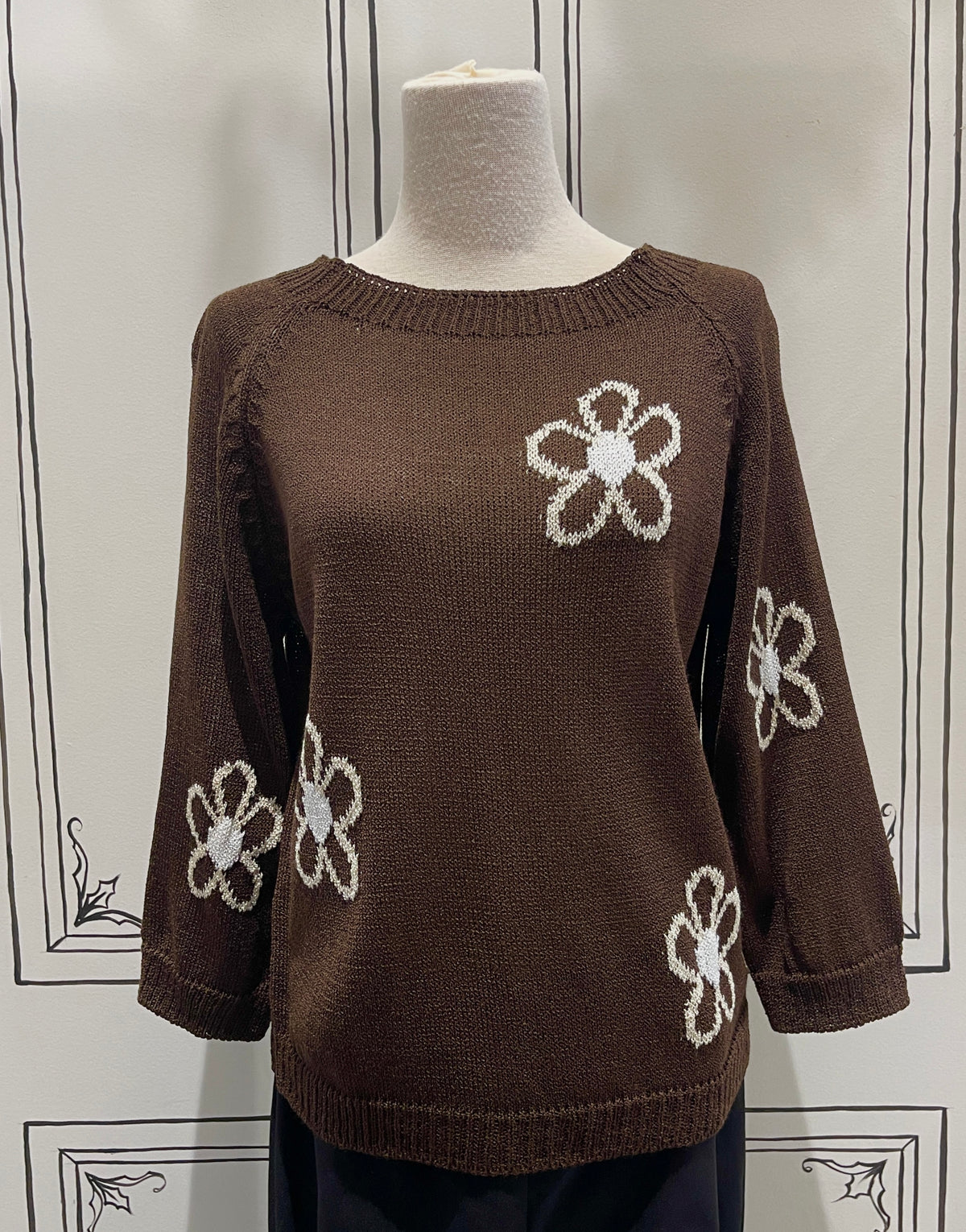 LONG SLEEVE KNIT SWEATER WITH FLOWERS