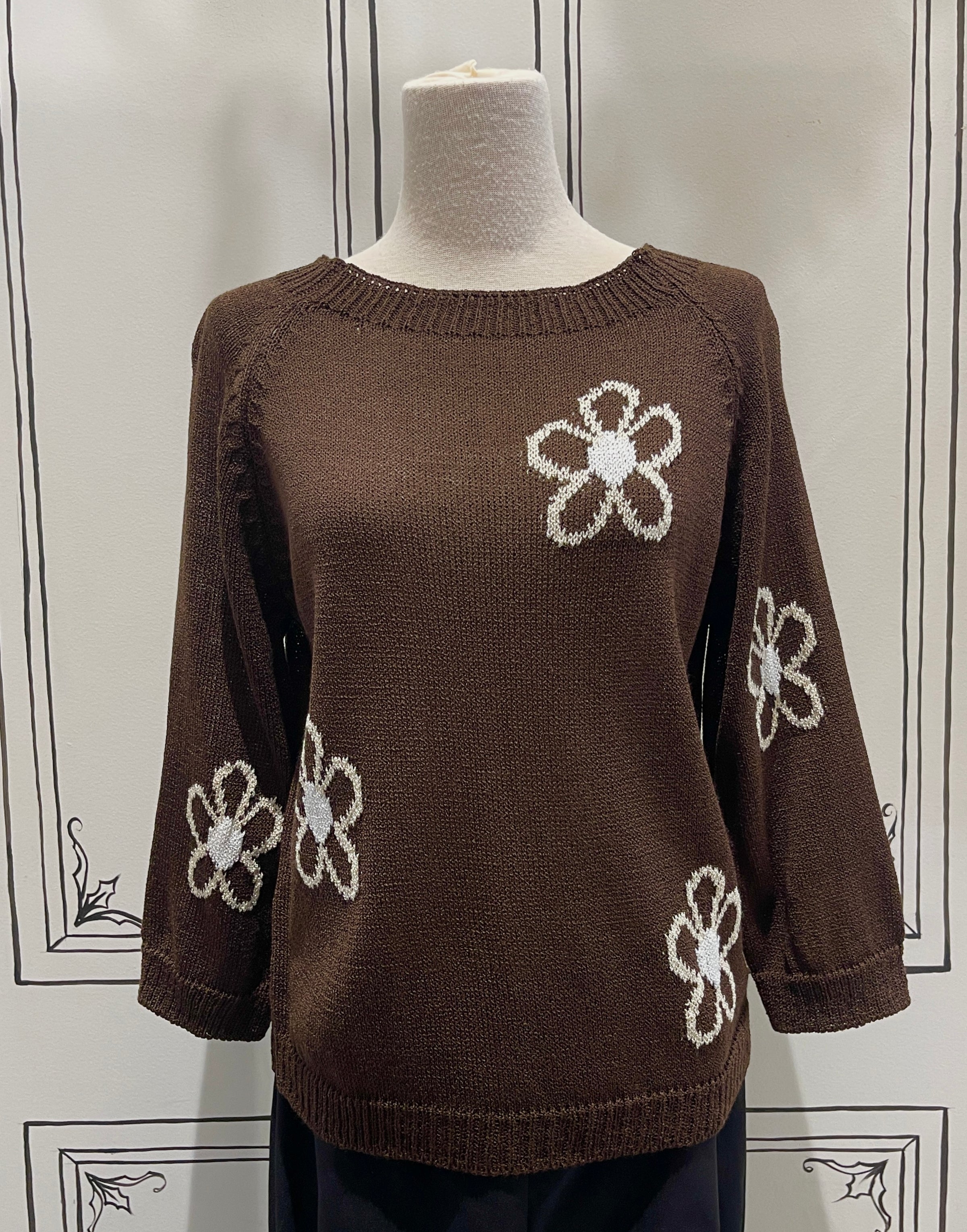LONG SLEEVE KNIT SWEATER WITH FLOWERS