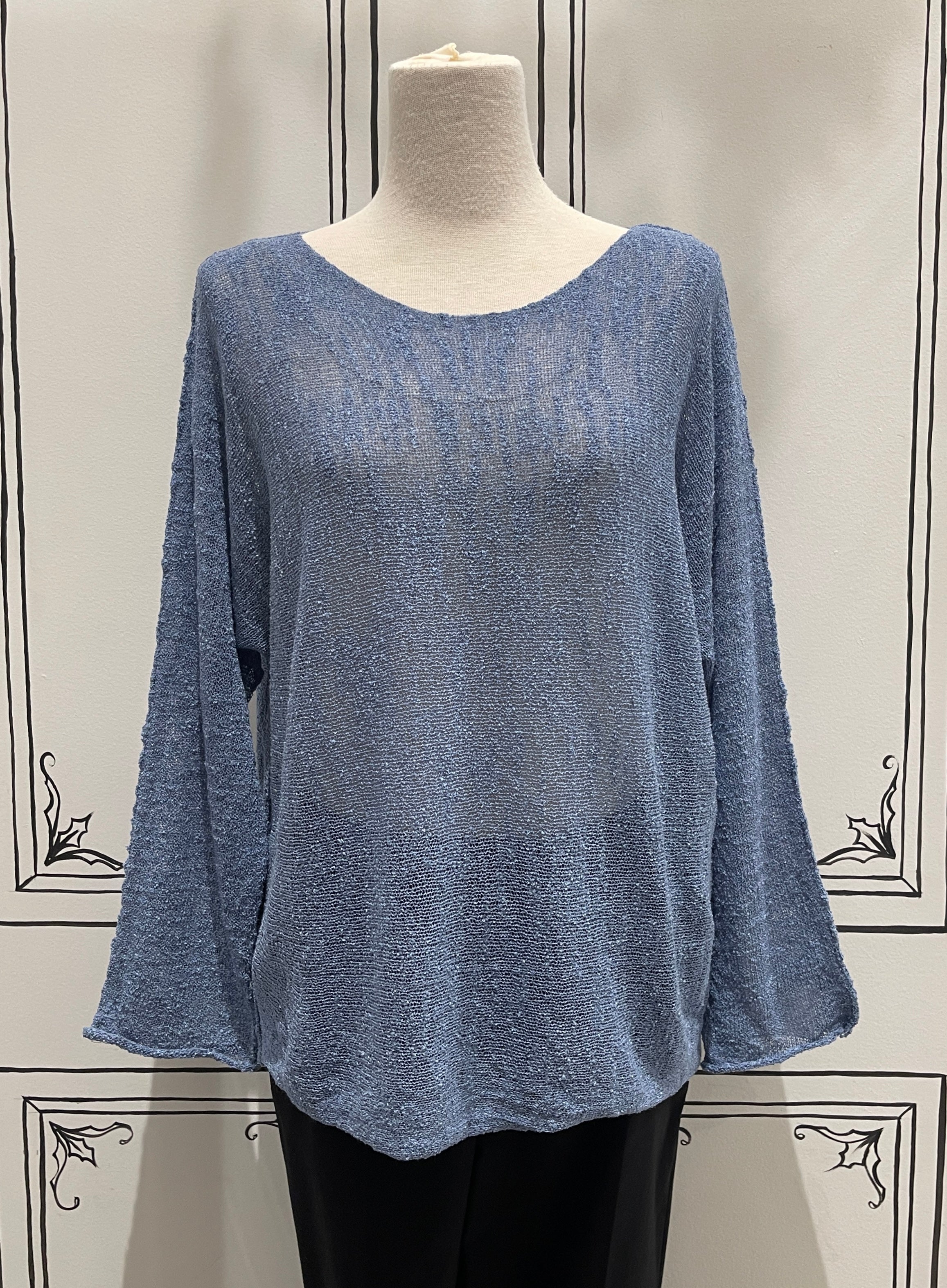 LIGHTWEIGHT LONG SLEEVE SWEATER