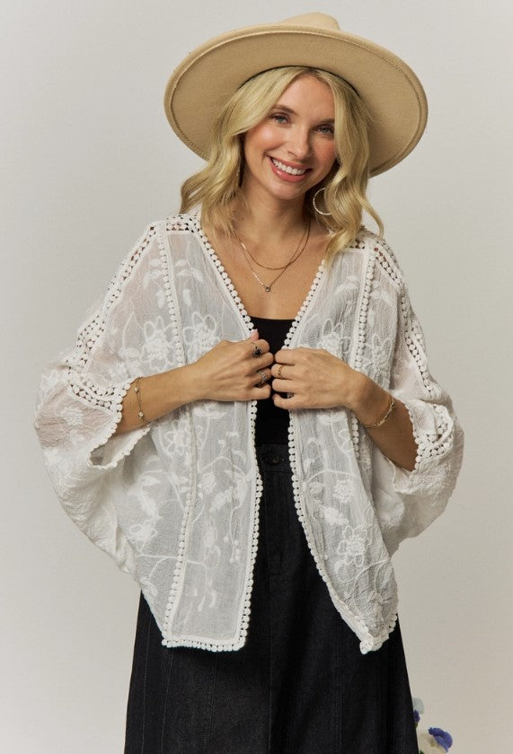 FLORAL EMBROIDERY KIMONO