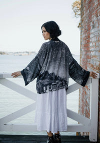 MARKET OF STARS CROPPED KIMONO