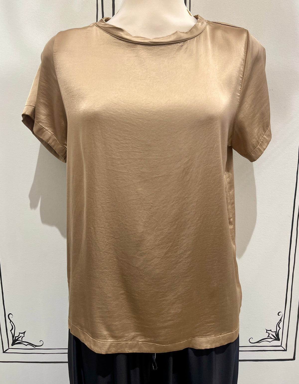 SHORT SLEEVE SATIN TOP