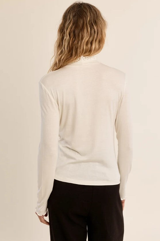 MOLLY TOP SCALLOPED COLLAR UNDERSHIRT