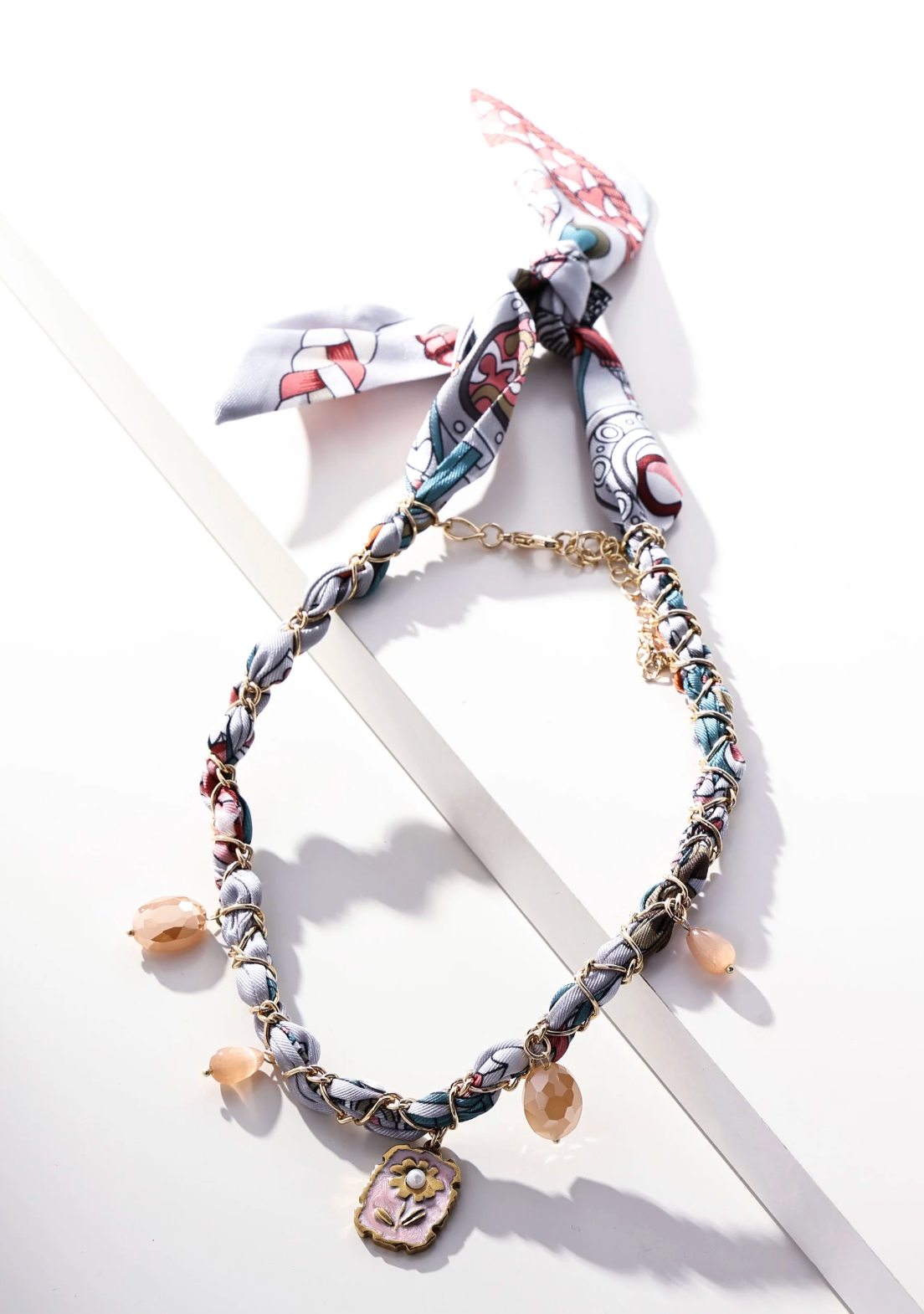 MERX NECLACE SCARF WITH CHARMS