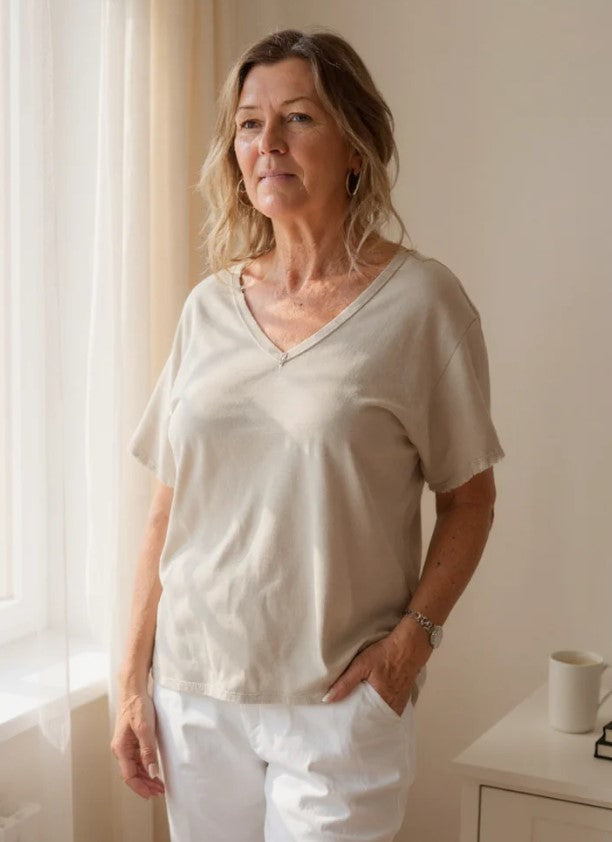 CATHERINE RAW EDGE V NK TOP