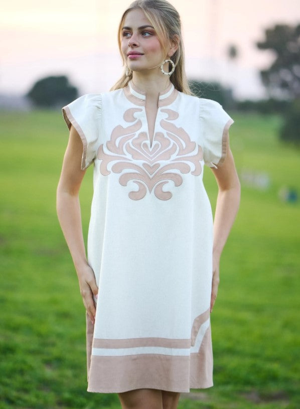 LINEN V NECK EMBROIDERED APPLIQUE DRESS