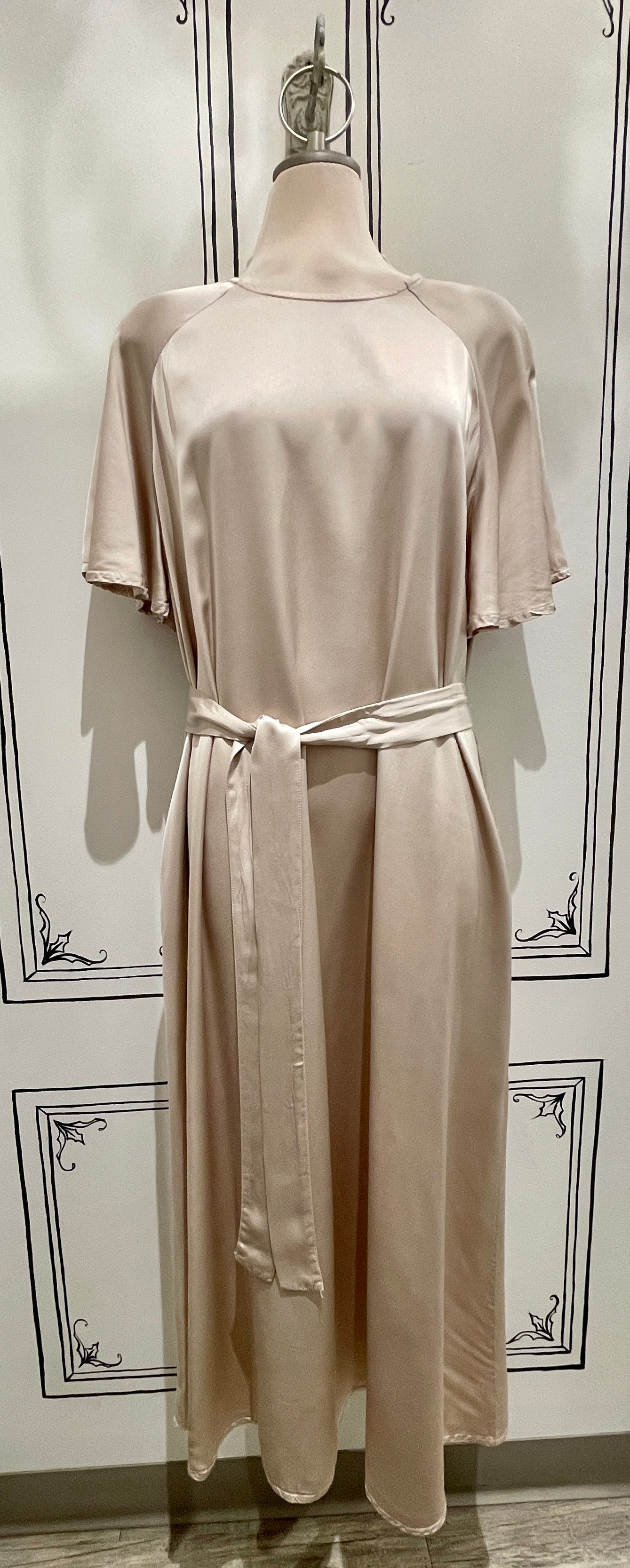 LONG SATIN DRESS WITH BELT