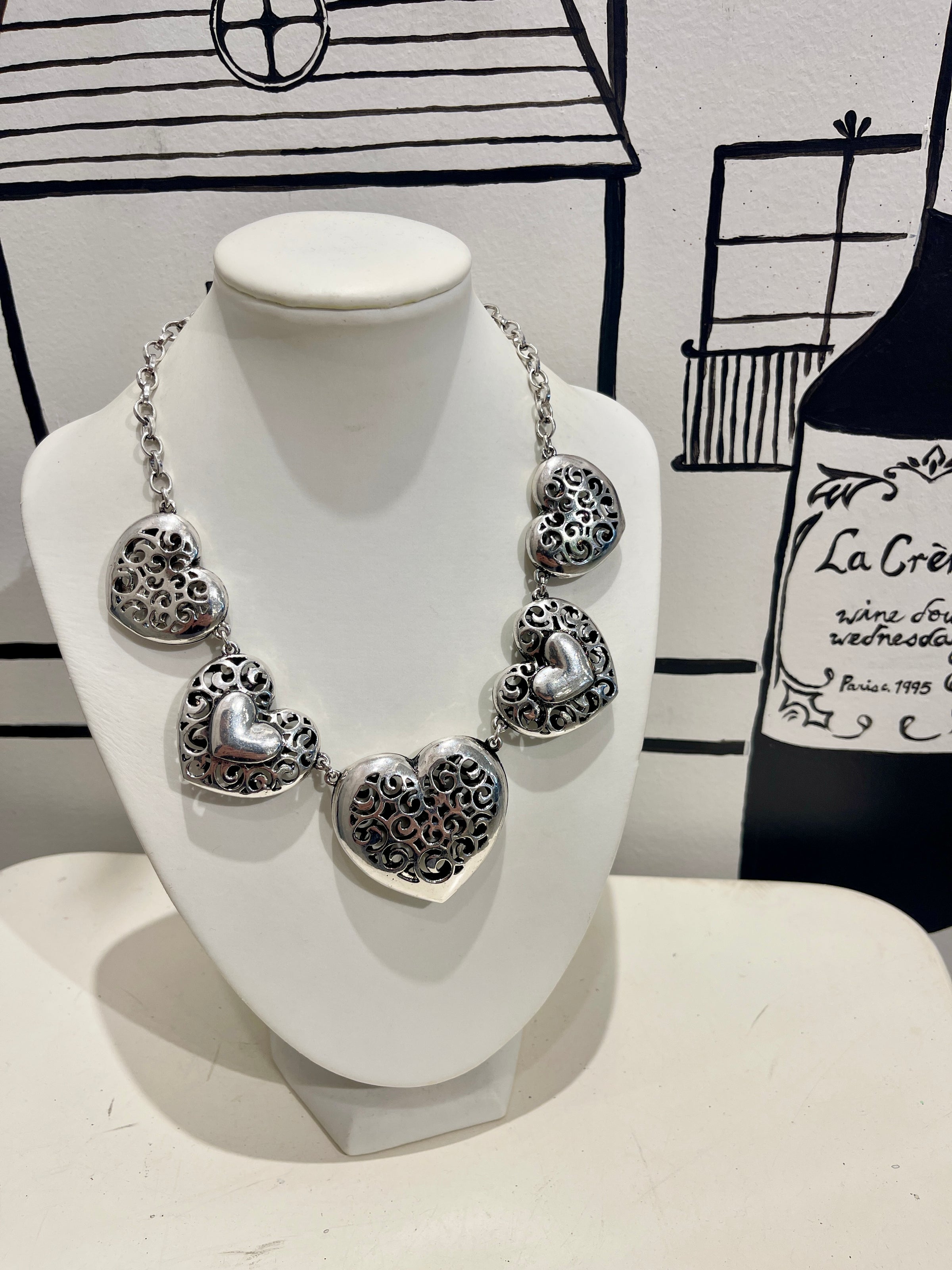 STATEMENT NECKLACE