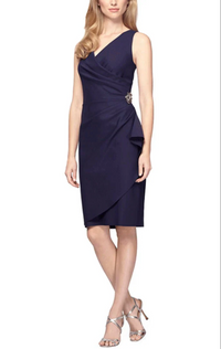 SHORT DRESS W/BROOCH