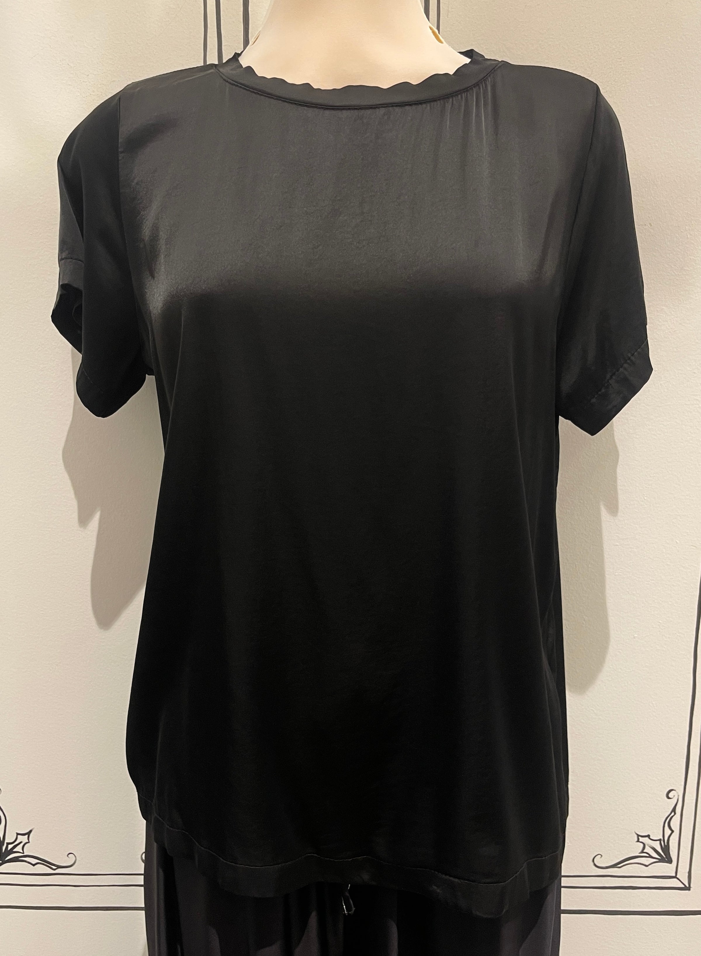 SHORT SLEEVE SATIN TOP