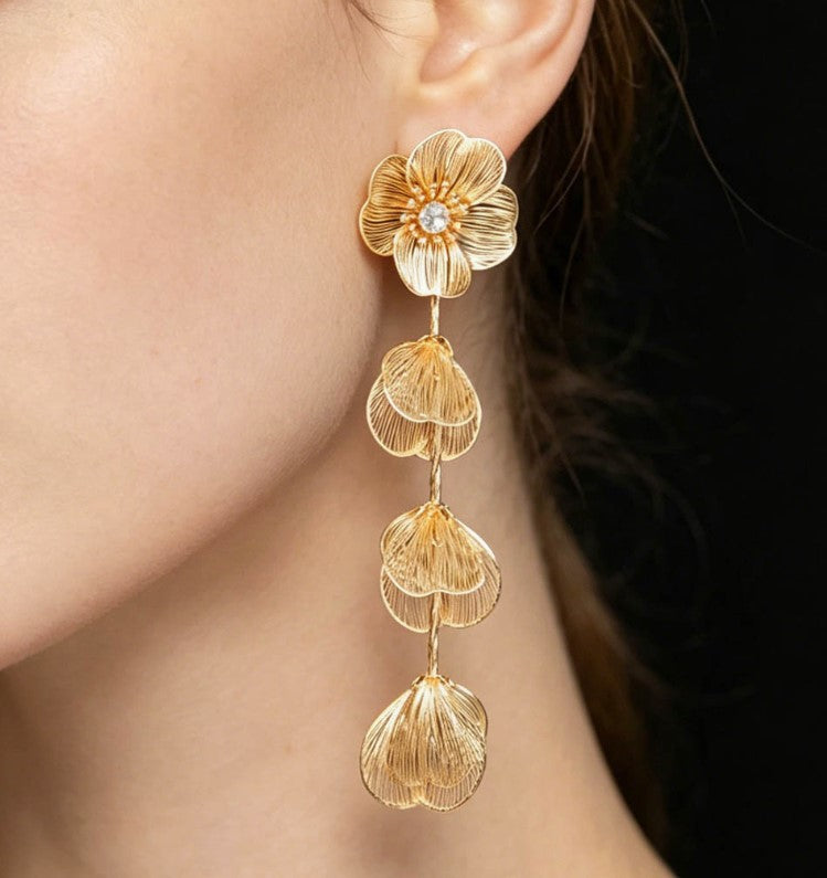 METAL FLOWER FRINGE EARRING