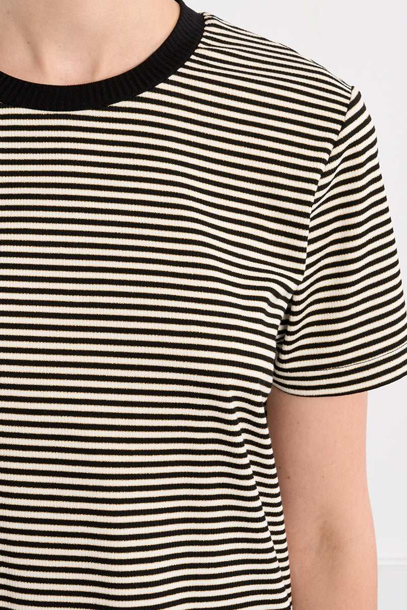 MOLLY TSHIRT ROUND NECK HEART KEYHOLE