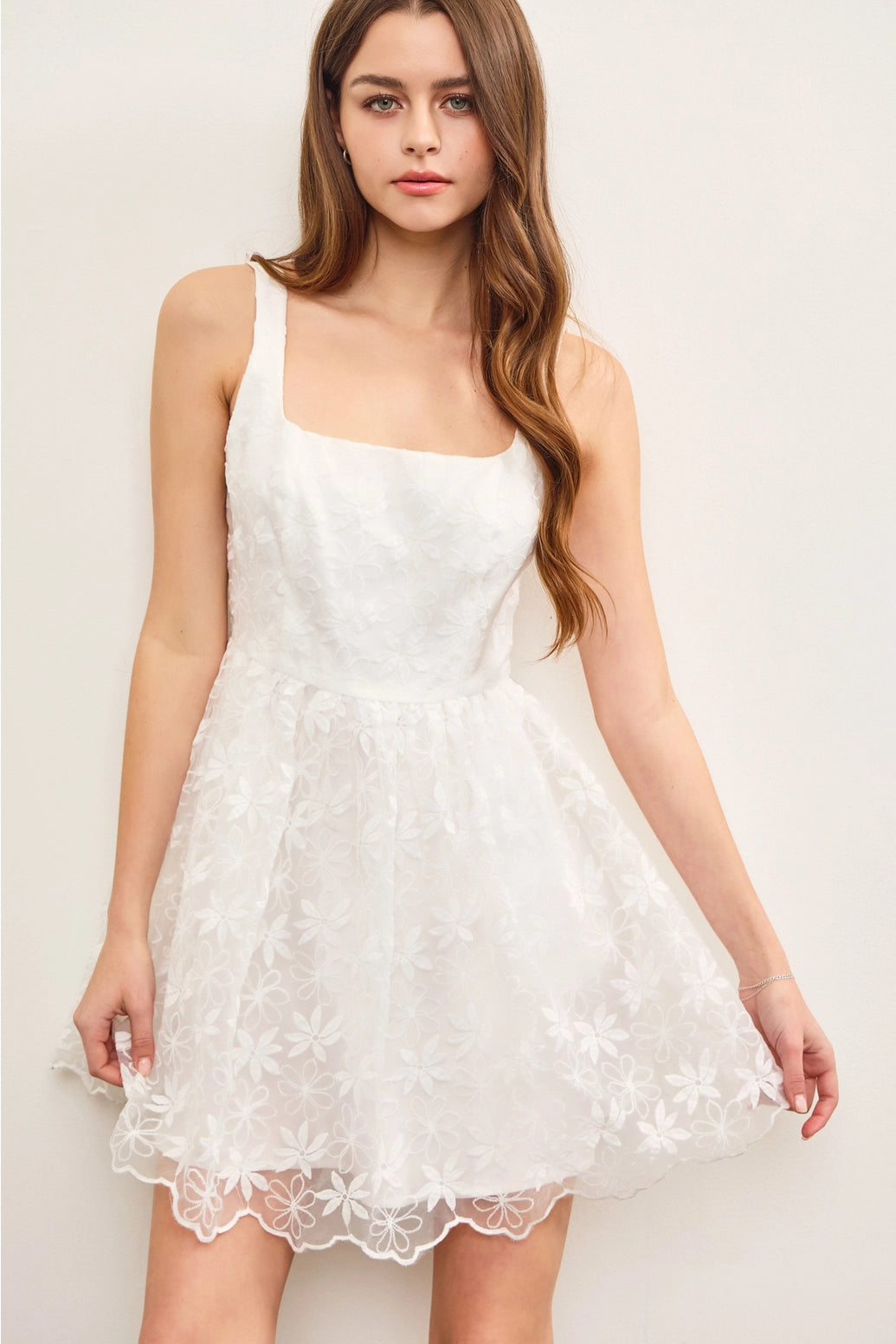 MUST SQ NK LACE FLR DRESS