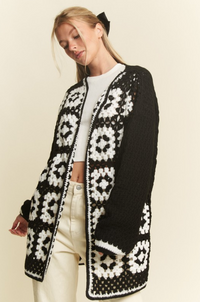 TWO TONE FLORAL SQUARE CROCHETED CARDIGAN