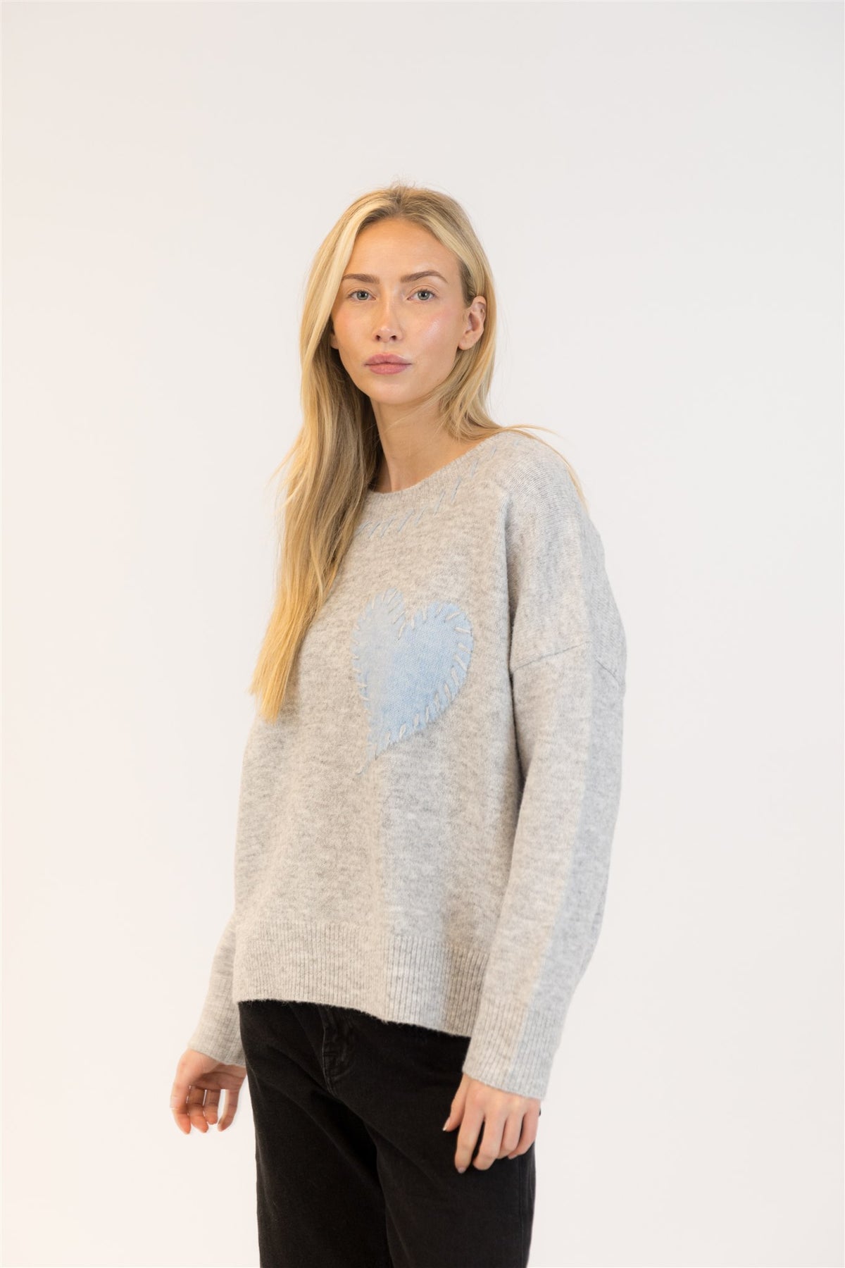 LYLA PULLOVER HEART DETAIL