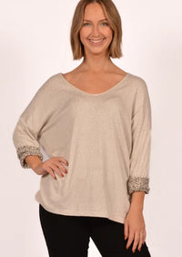 CATH TOP WIDE V NECK LEOPARD