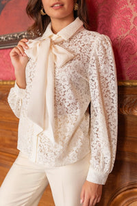 LACE LAVALLIERE BOW BLOUSE