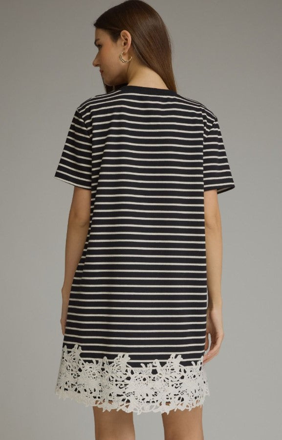 TSHIRT STYLE LACE TRIM DRESS
