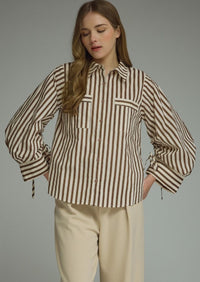 PUFF SLEEVE WITH BUTTON CLOSURE TOP