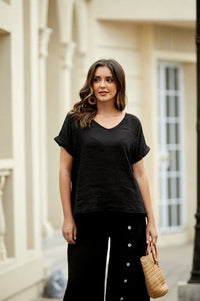 ORANGE TOP TEE BREEZY V NECK LIN