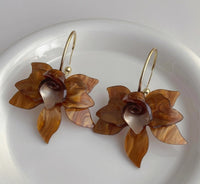 PETAL DANGLE FLOWER EARRING