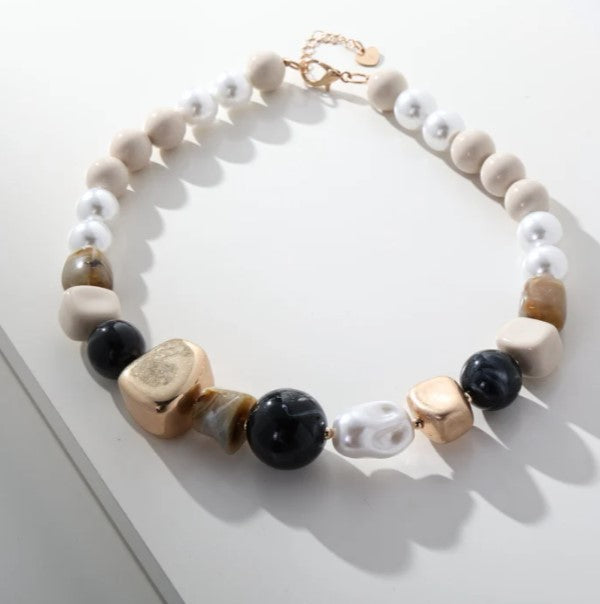 MERX NECKL SHORT PEARL MARBLE RESIN