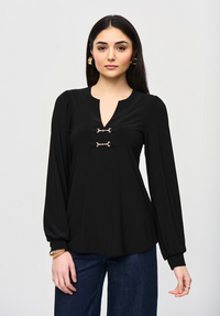 RIBKO TOP SILKY KNIT FLARED