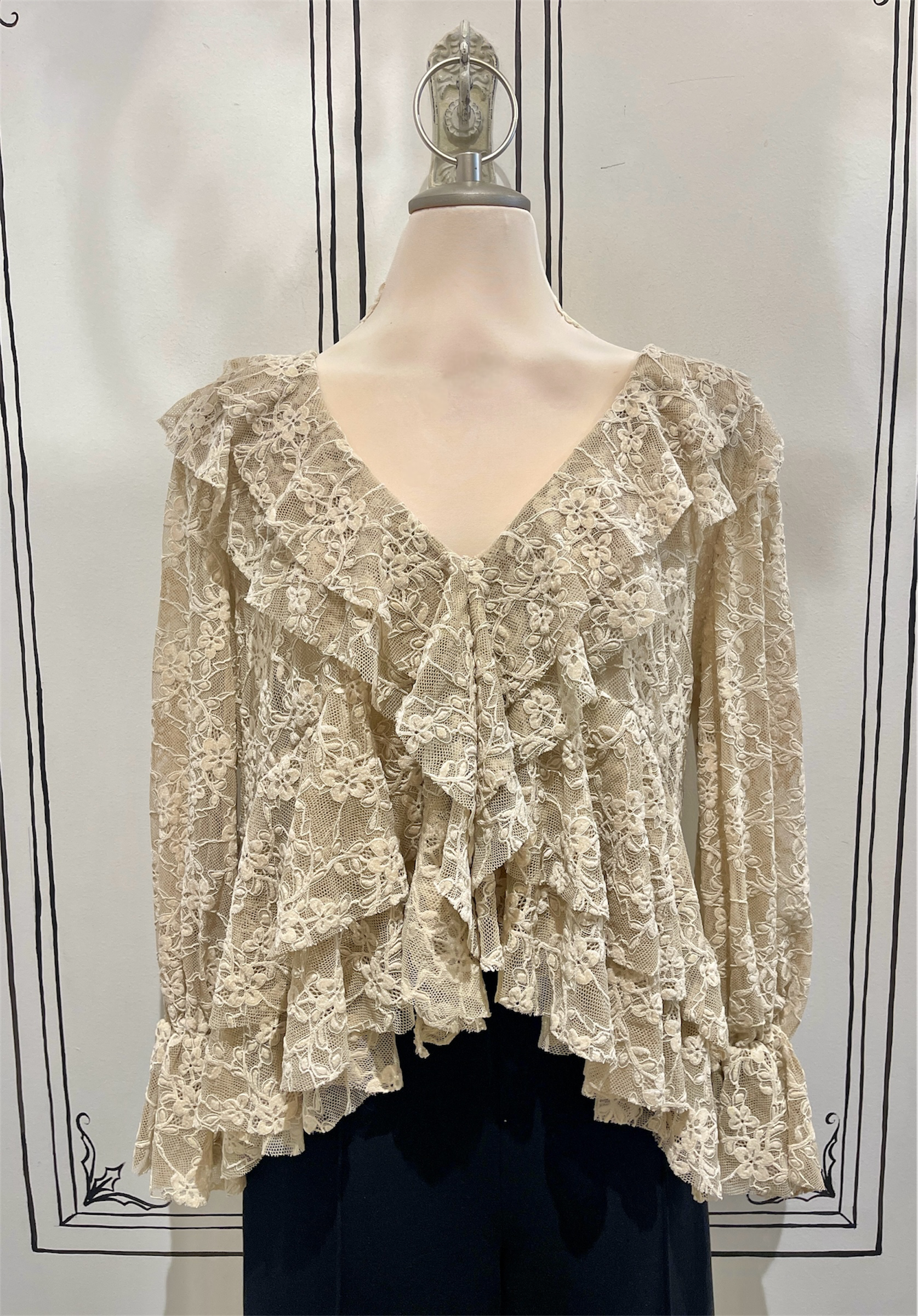 TEXTURED LACE BLOUSE